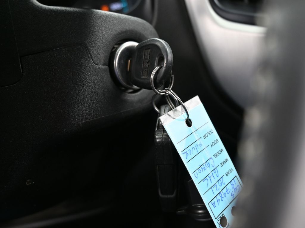 Used 2021 Satin Steel Metallic GMC Elevation image 24