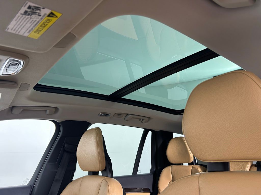 Thumbnail: 2016 Volvo XC90 - 16