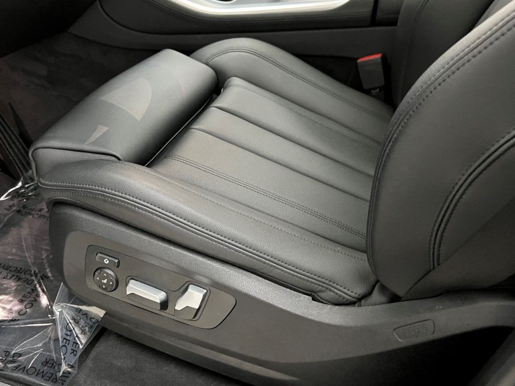 Thumbnail: 2022 BMW X5 - 22