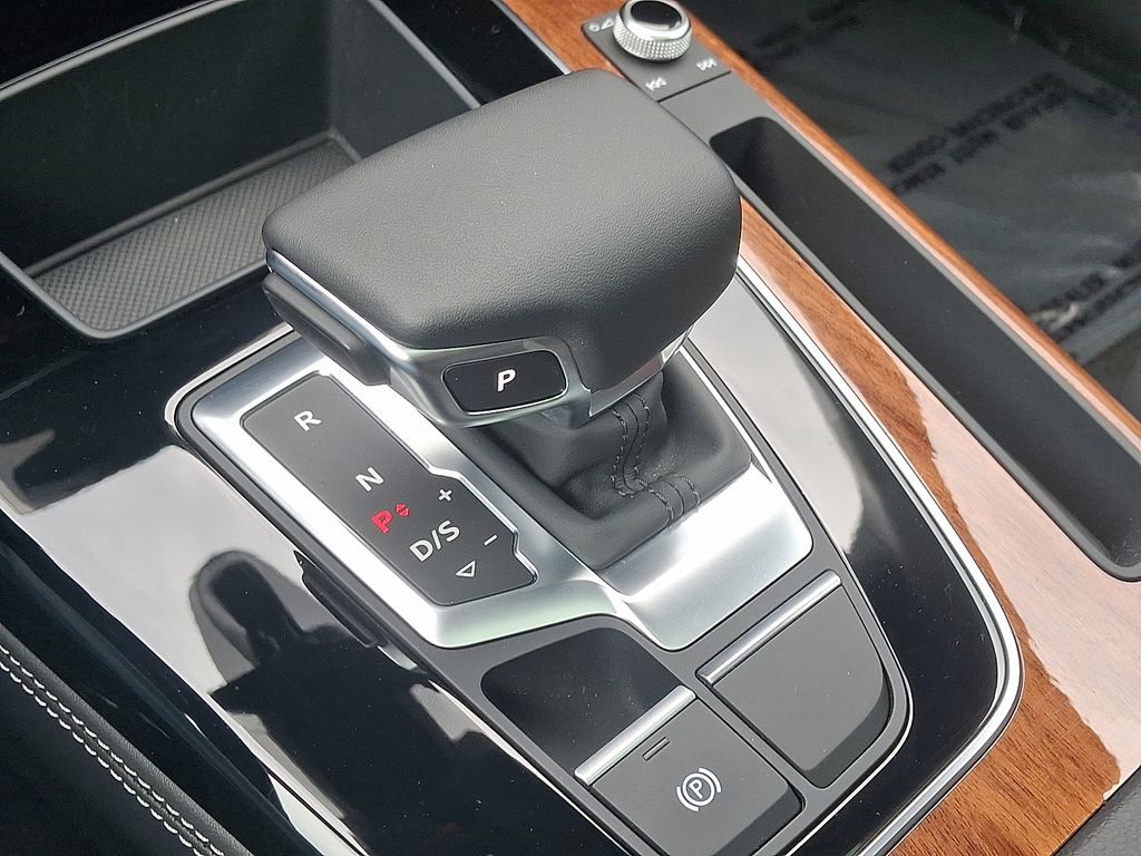 Thumbnail: 2023 Audi Q5 - 15