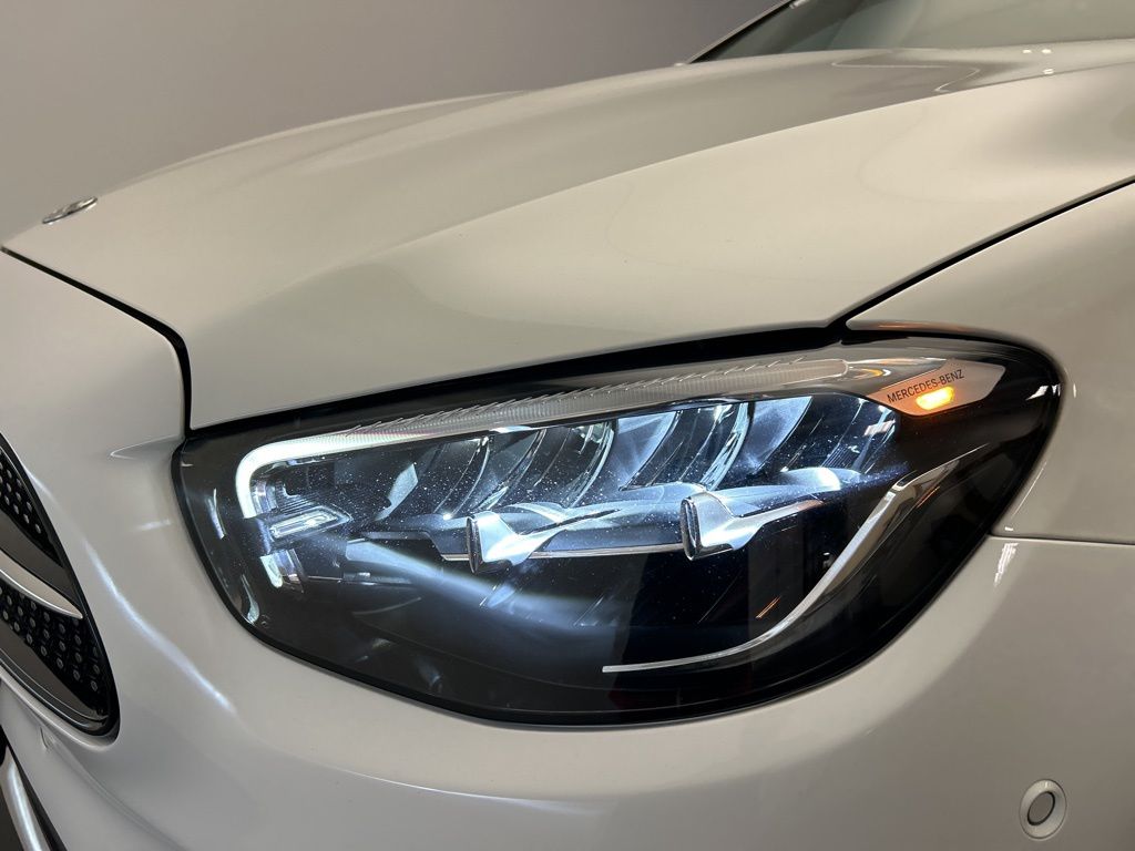 Thumbnail: 2022 Mercedes-Benz E-Class - 9