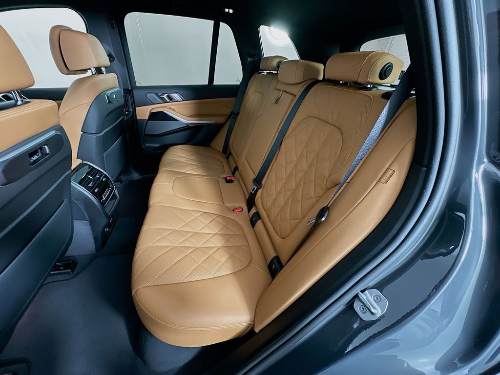 Thumbnail: 2026 BMW X5 - 17