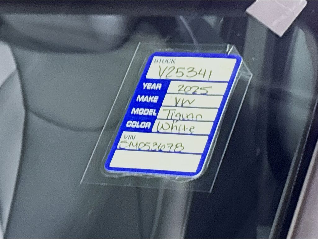 2025 Volkswagen Tiguan 2.0T SE R-Line Black