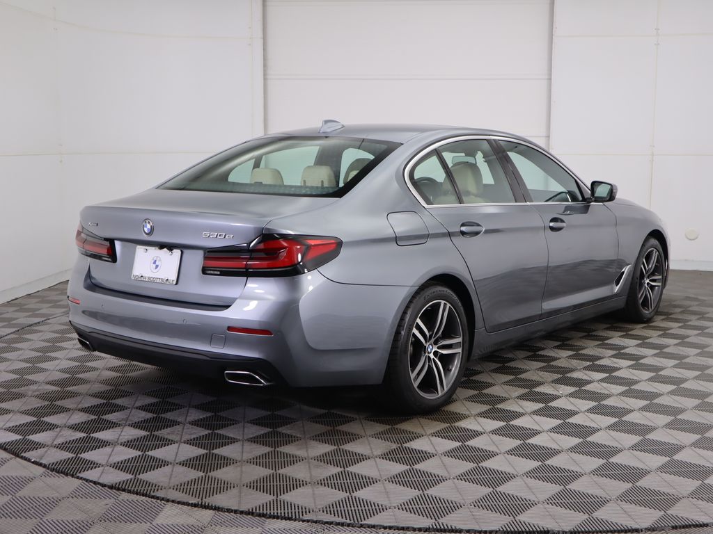 Thumbnail: 2021 BMW 5 Series - 5