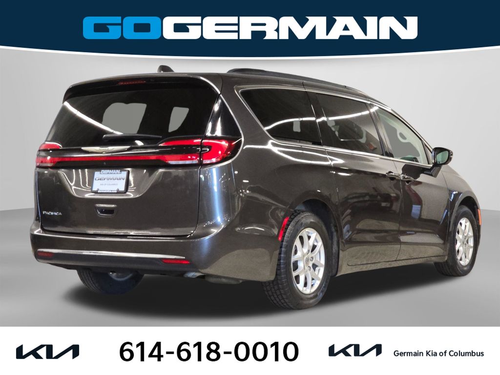 Used 2022 Gray Chrysler Touring L image 7
