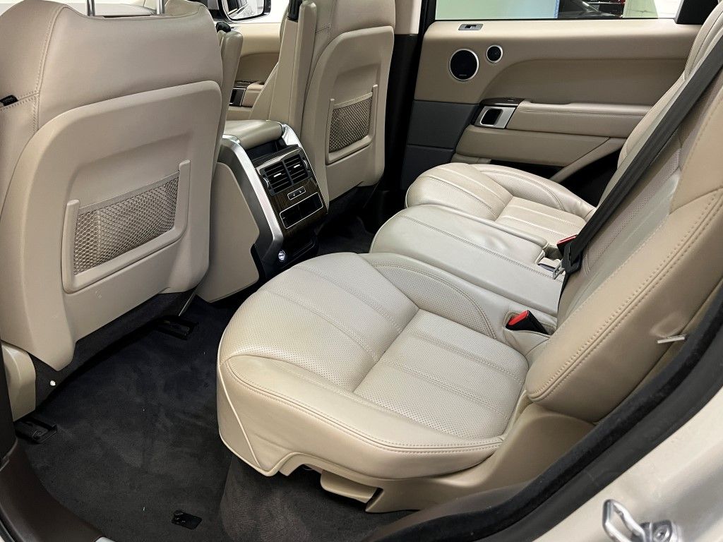 Thumbnail: 2017 Land Rover Range Rover Sport - 17