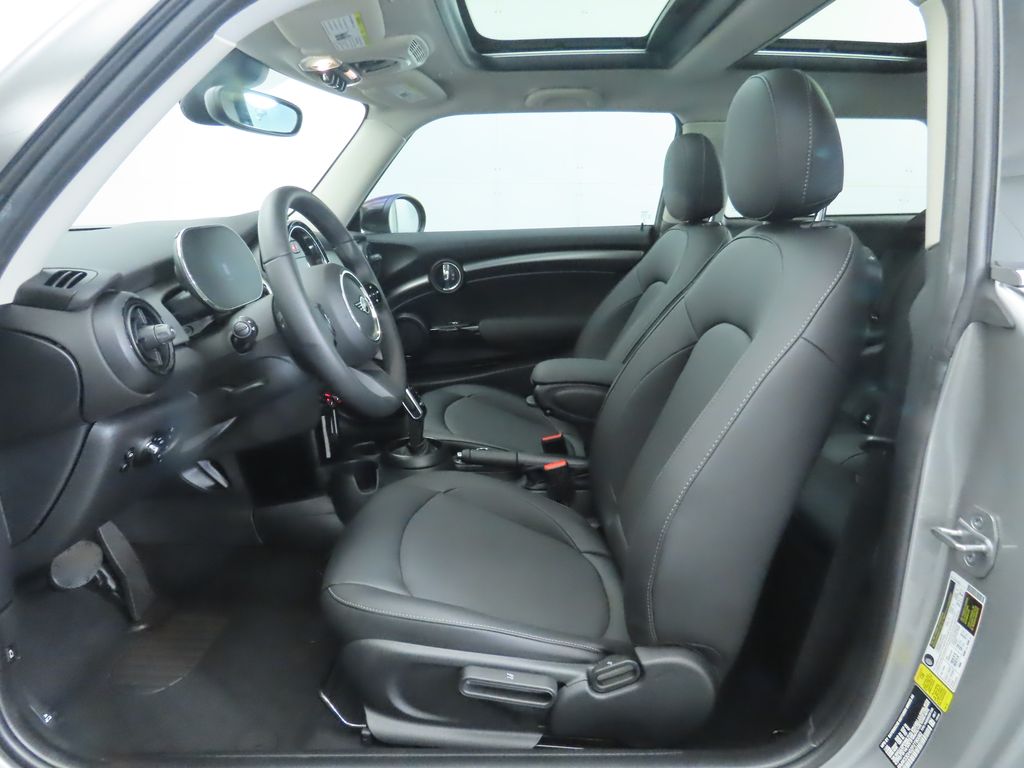 Thumbnail: 2023 MINI Cooper - 19