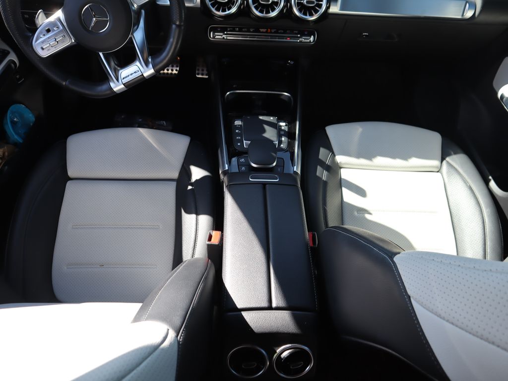 Thumbnail: 2021 Mercedes-Benz GLB - 8