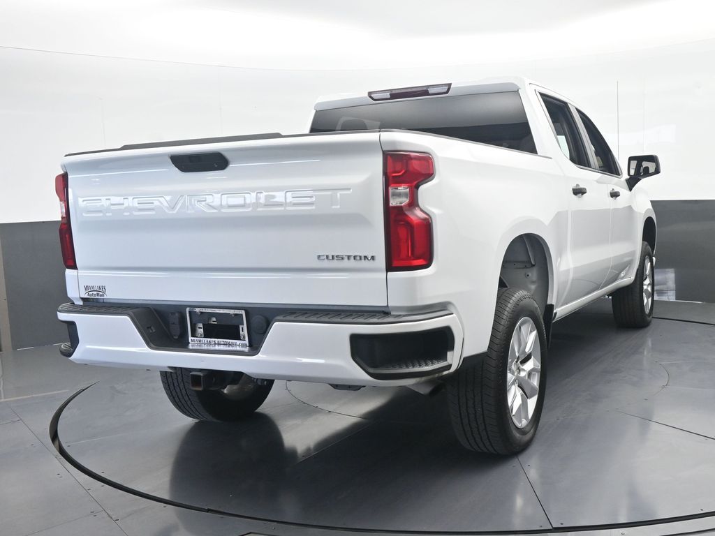 Used 2022 Summit White Chevrolet Custom image 5