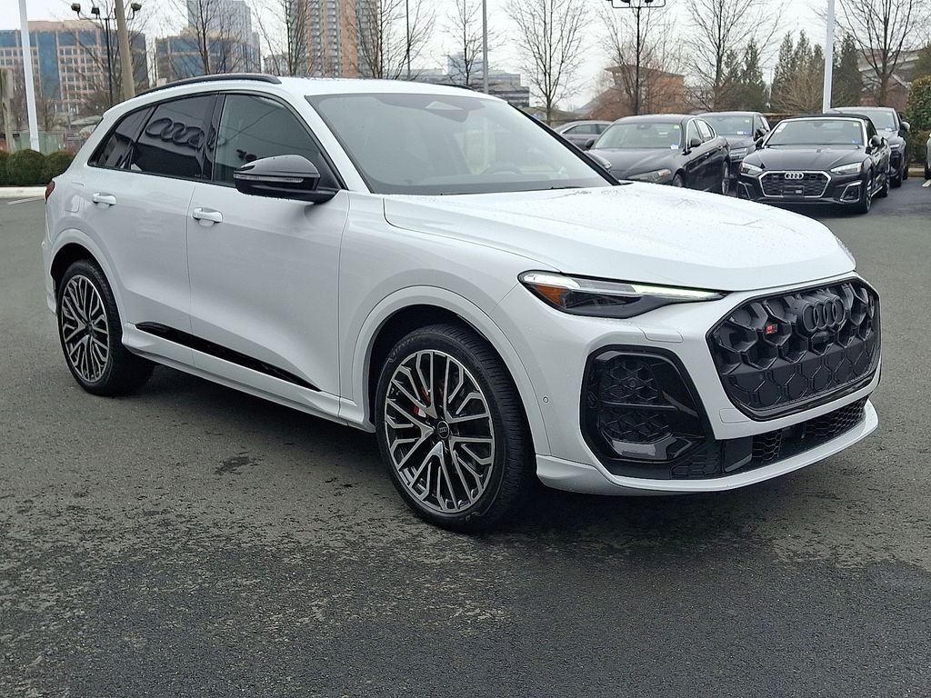 Thumbnail: 2025 Audi SQ5 - 3