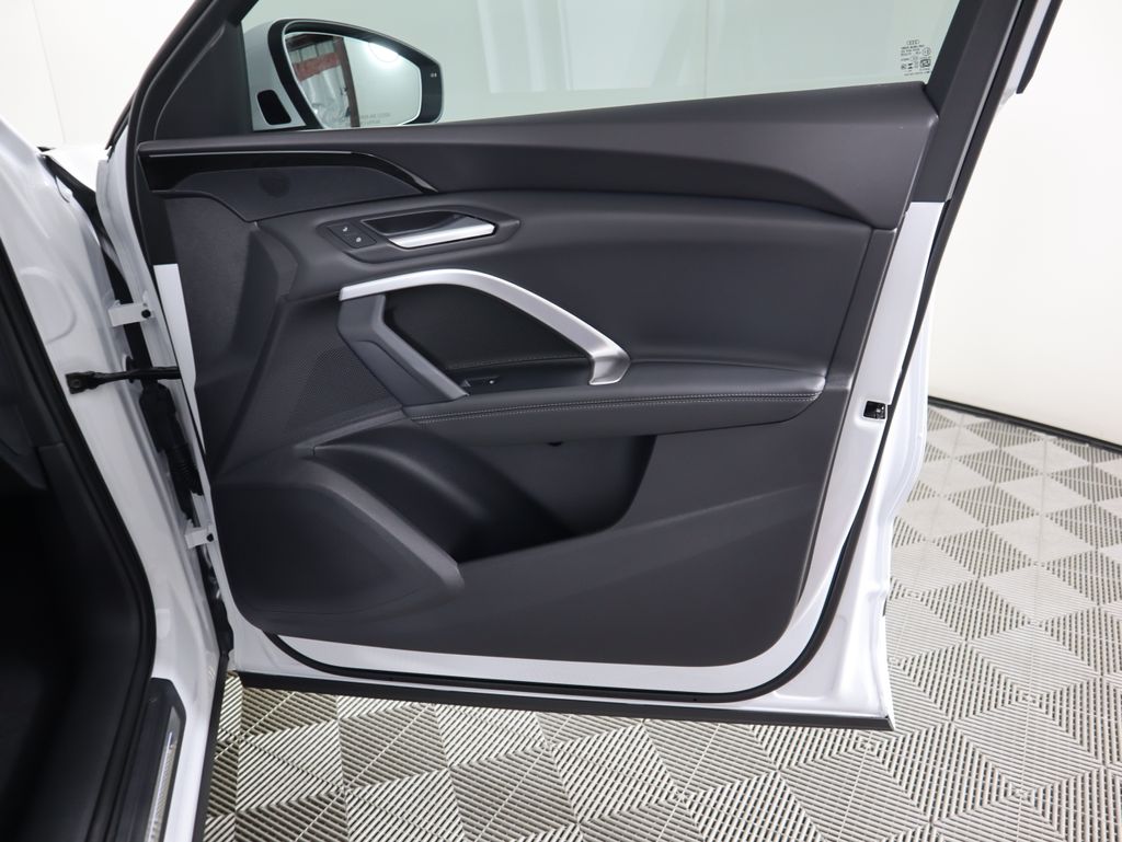 Thumbnail: 2025 Audi Q5 - 27