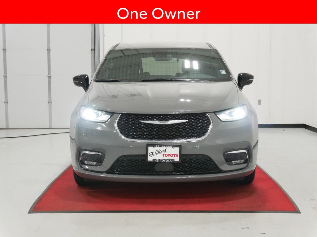 Used 2025 Chrysler Pacifica Select with VIN 2C4RC1BG0SR568823 for sale in Waite Park, Minnesota
