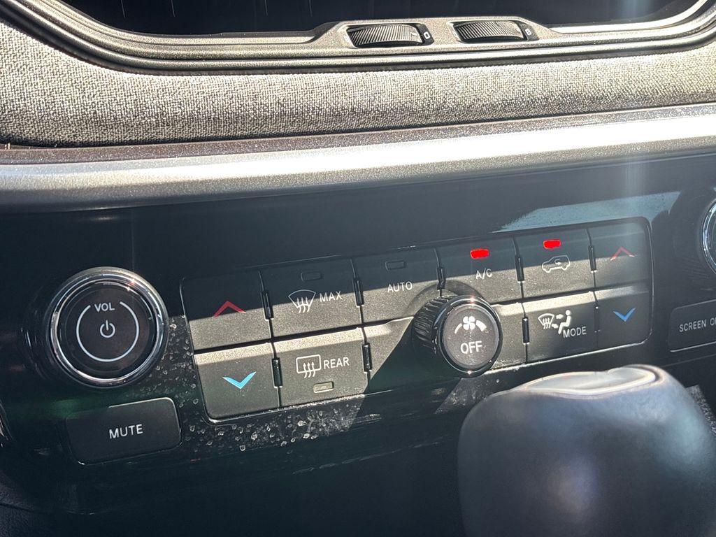 Used Car 2024 Jeep Compass  Latitude Lux For Sale Under $30,000 In Austin, Texas