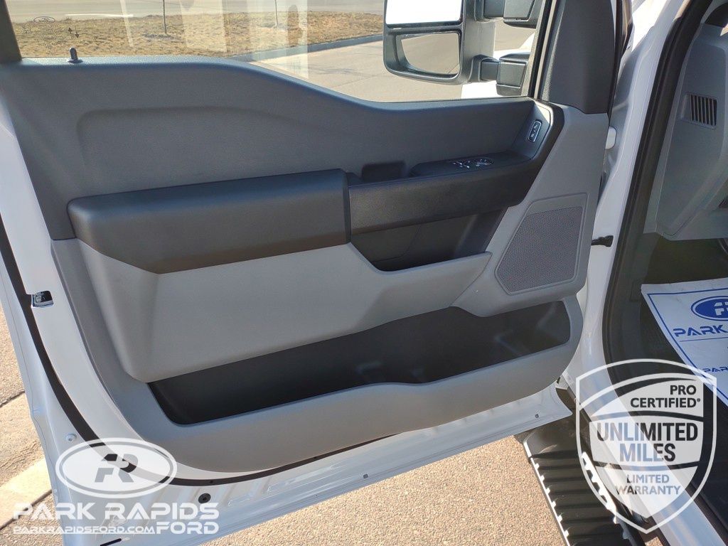 2025 Ford F-250SD XLT photo
