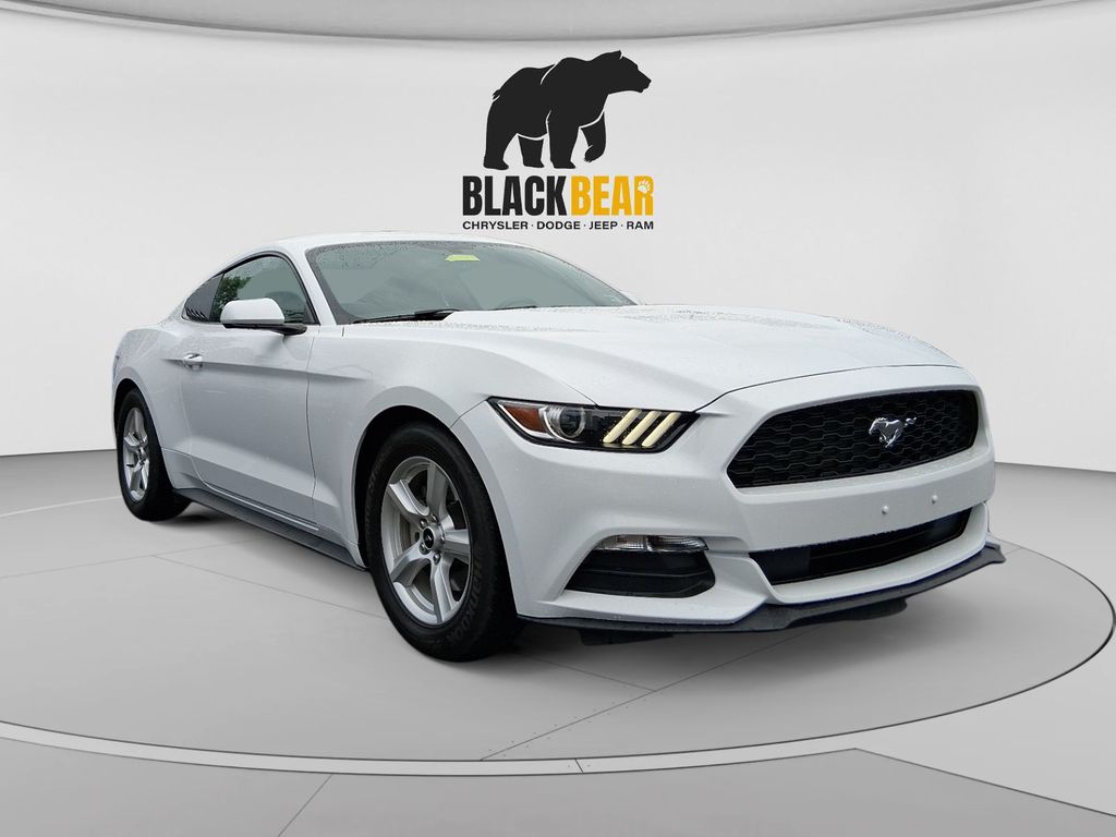 2017 Ford Mustang V6 Coupe RWD
