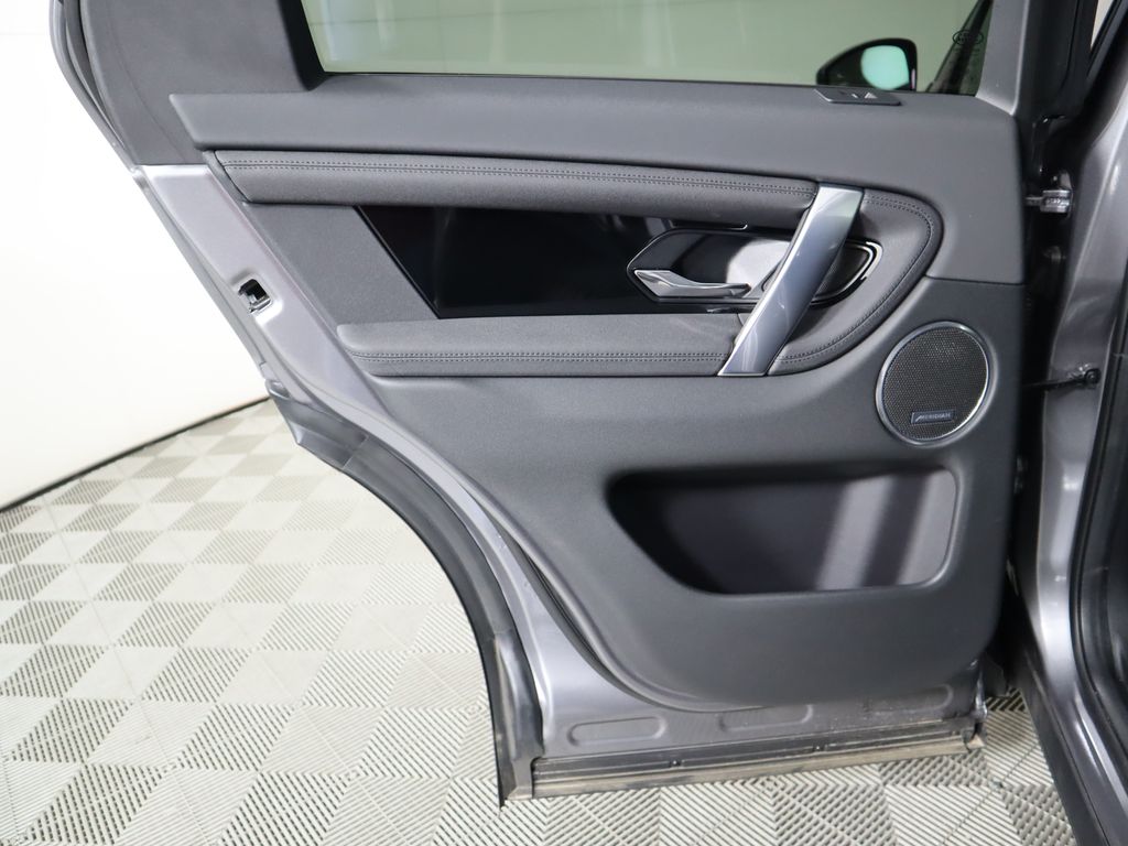 Thumbnail: 2023 Land Rover Discovery Sport - 27
