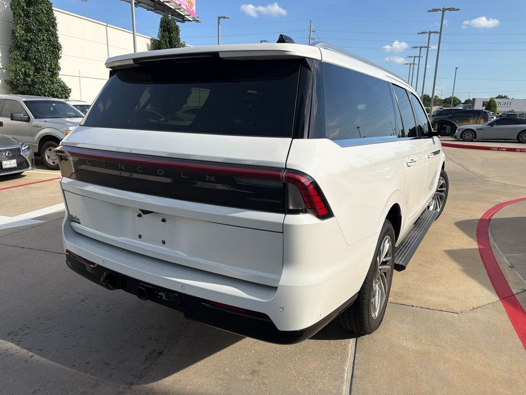 2025 Lincoln Navigator L Reserve White at AutoSavvy Houston Southwest