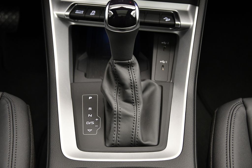 Thumbnail: 2024 Audi Q3 - 31