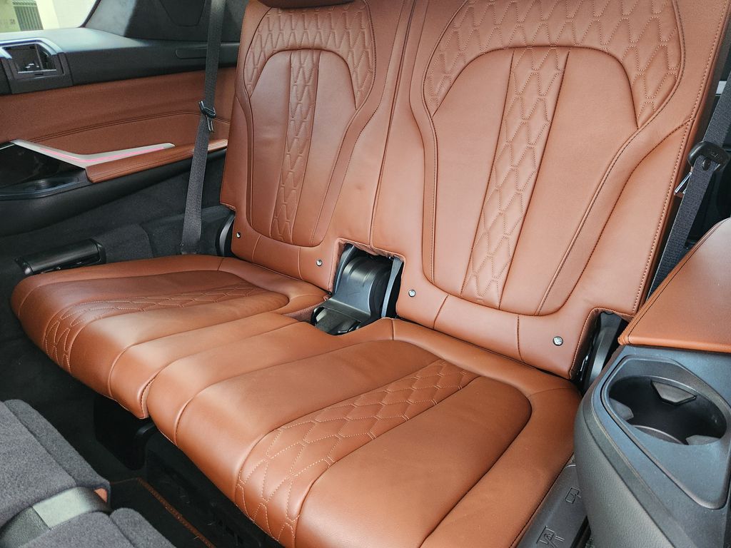 2023 BMW X7 xDrive40i White at Gullo Toyota