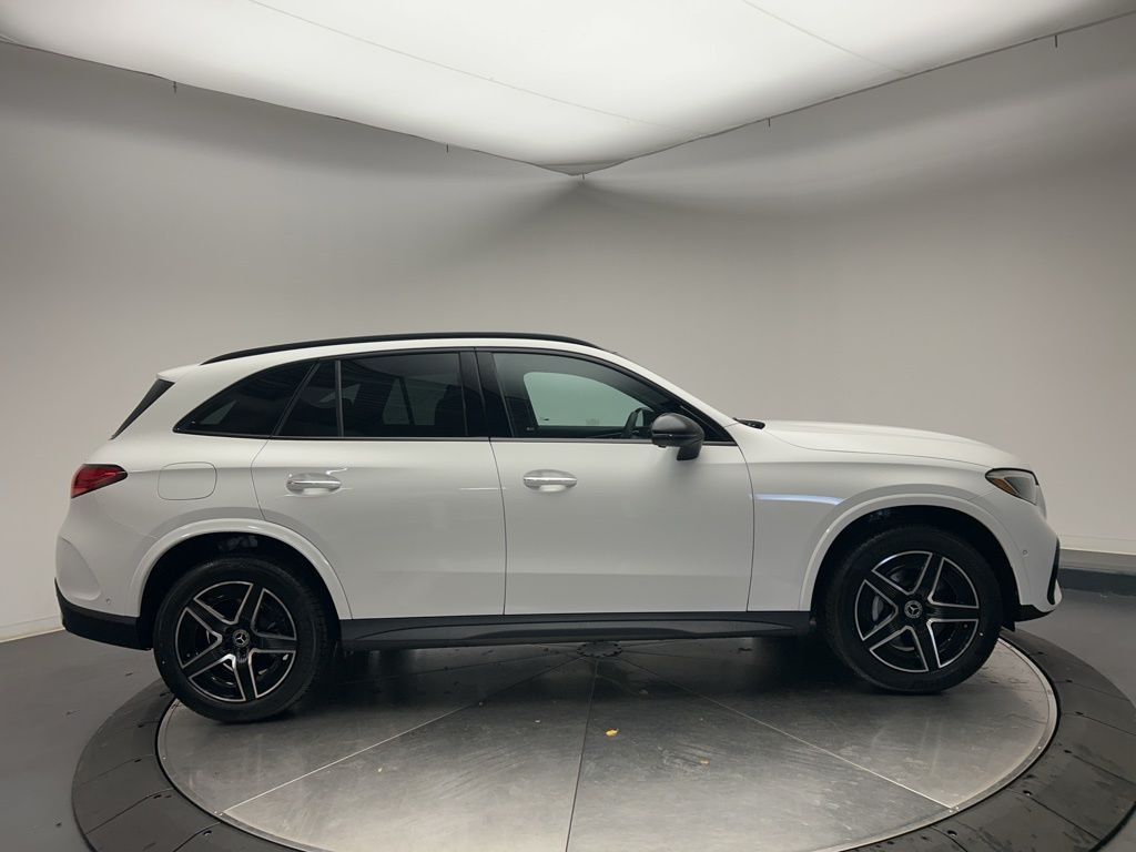 Thumbnail: 2026 Mercedes-Benz GLC - 8