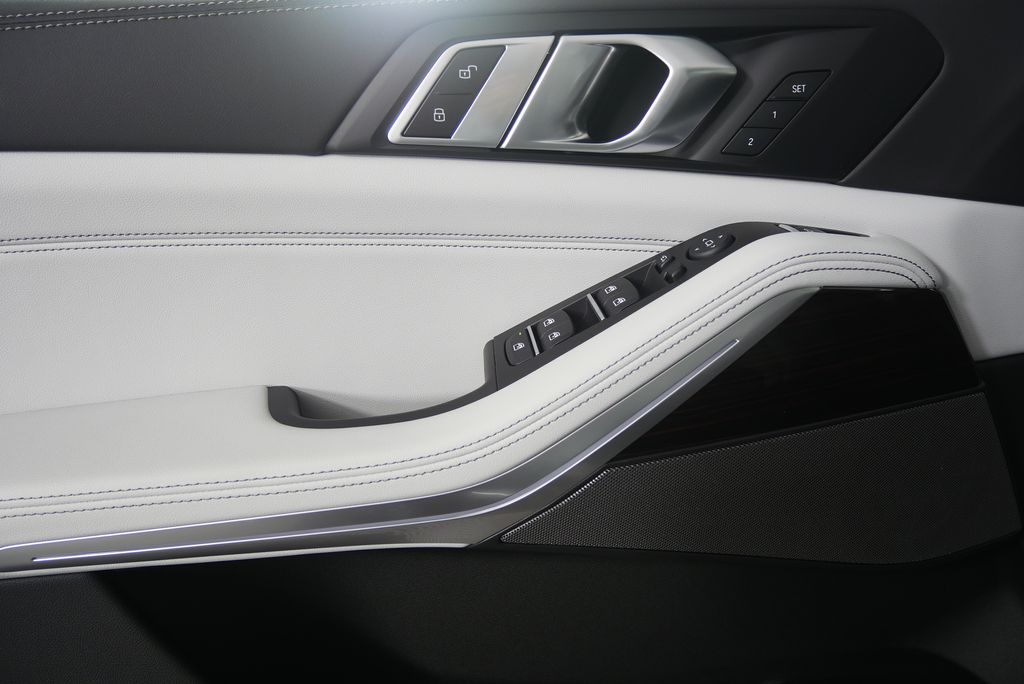 Thumbnail: 2026 BMW X5 - 8