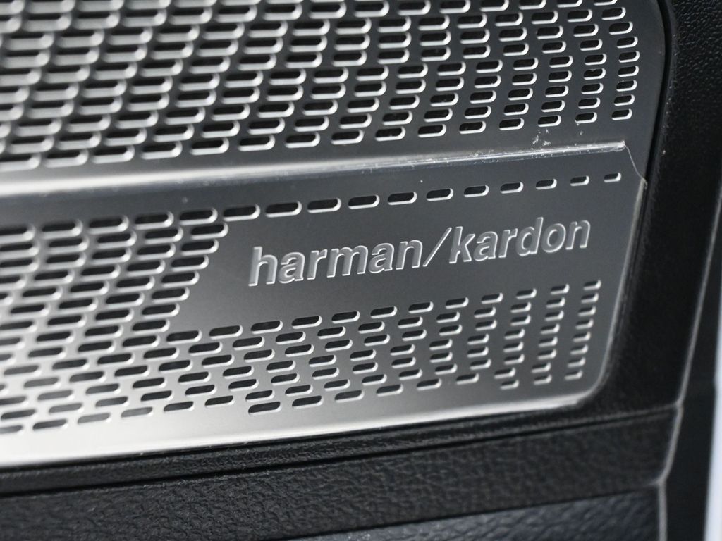 Used 2021 Hyper White Hyundai Limited image 19