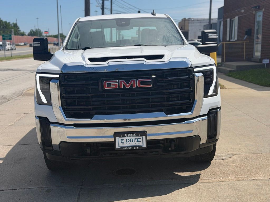 2024 GMC Sierra 2500HD Pro - Image 2