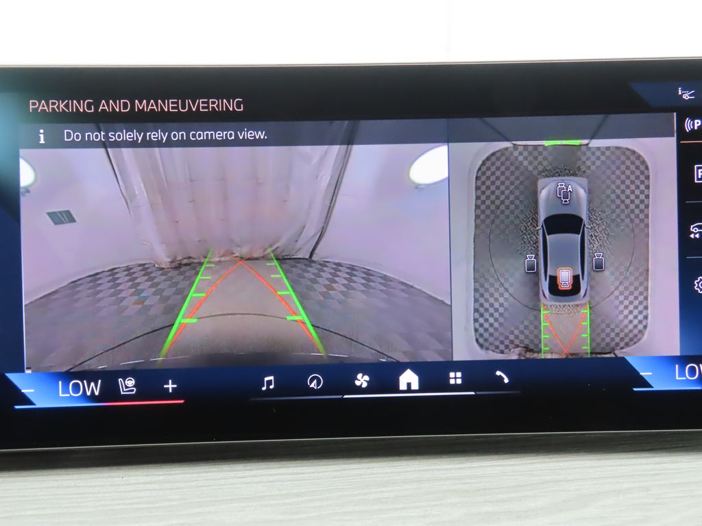 Thumbnail: 2026 BMW i4 - 15