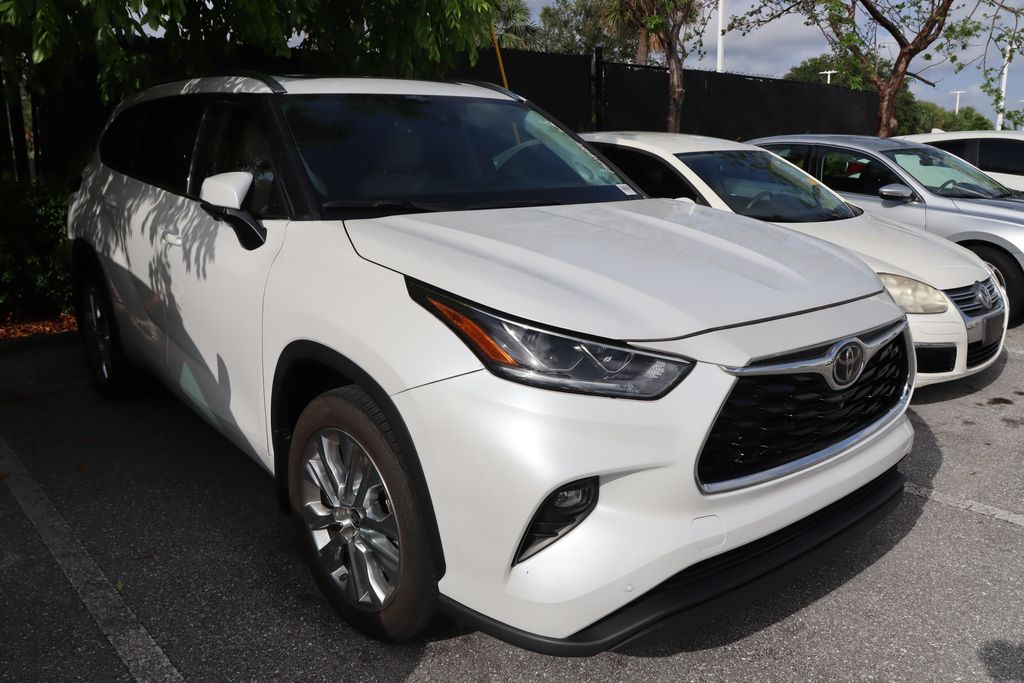2023 Toyota Highlander L 6