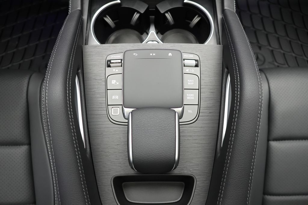 Thumbnail: 2026 Mercedes-Benz GLE - 29