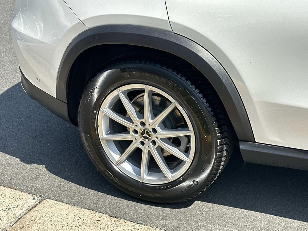 Thumbnail: 2025 Mercedes-Benz GLE - 17