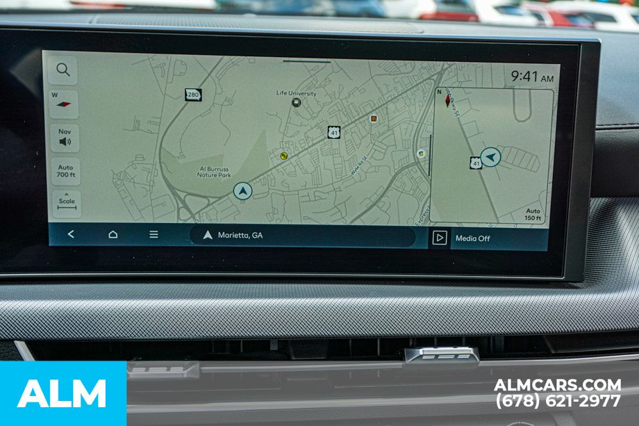 Used 2024 Silver Hyundai SEL image 35
