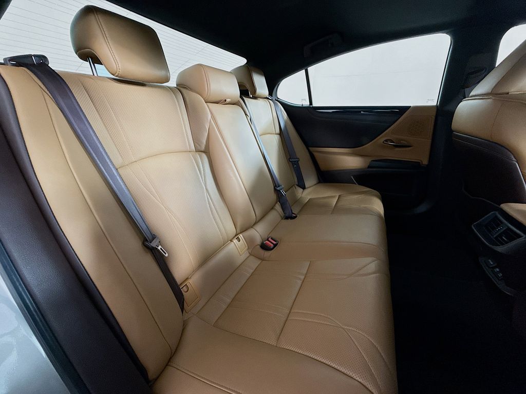 2019 Lexus ES 350 Luxury 28