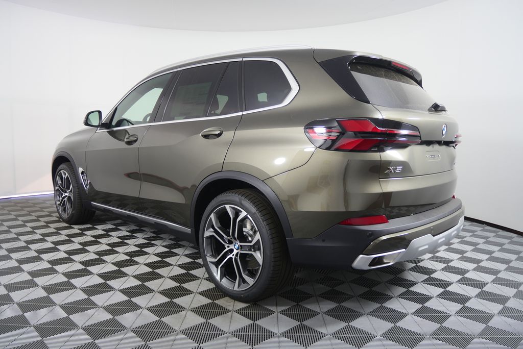 Thumbnail: 2026 BMW X5 - 5
