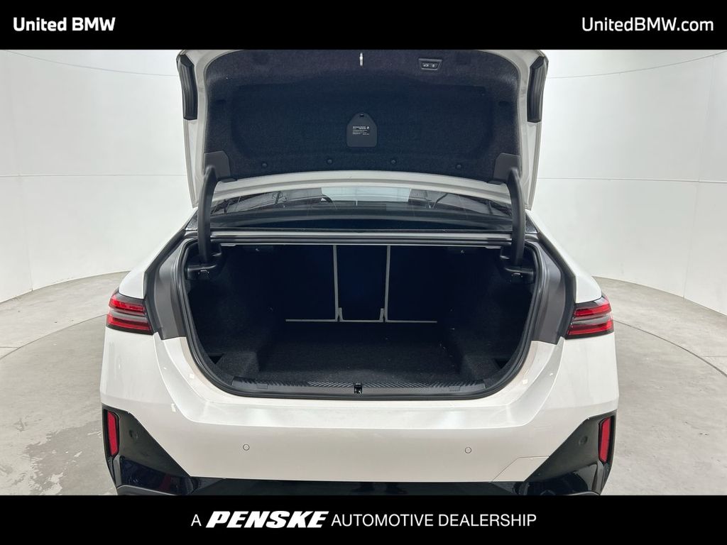 Thumbnail: 2025 BMW 5 Series - 22