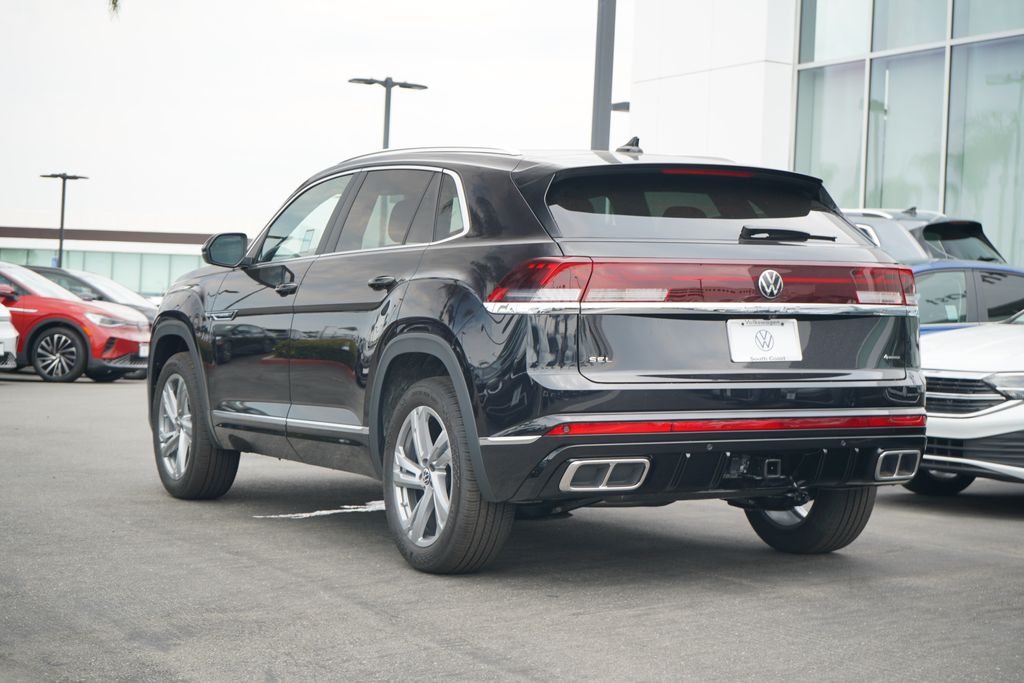 2024 Volkswagen Atlas Cross Sport 2.0T SEL R-Line 3