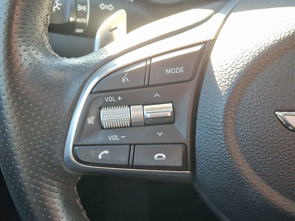 Thumbnail: 2021 Genesis G70 - 22