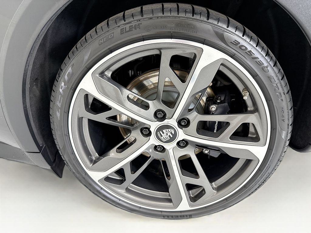 Thumbnail: 2022 Porsche Taycan - 31