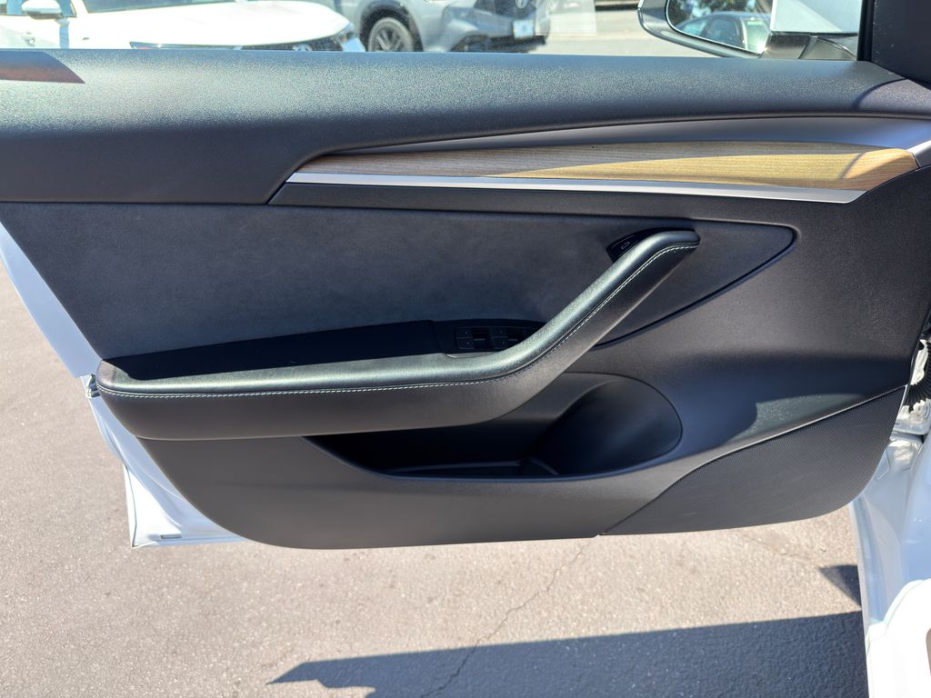 Thumbnail: 2022 Tesla Model 3 - 12