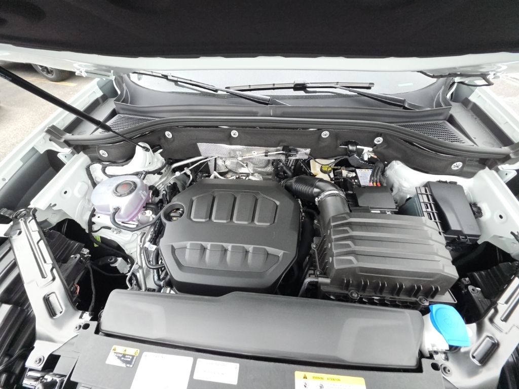 2026 Volkswagen Atlas 2.0T SE w/Technology White/off-white at Sutliff Volkswagen