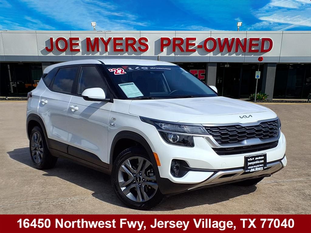 2022 Kia Seltos LX White at Shottenkirk Kia Fort Bend
