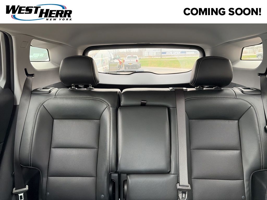 Used 2023 White GMC SLT image 10