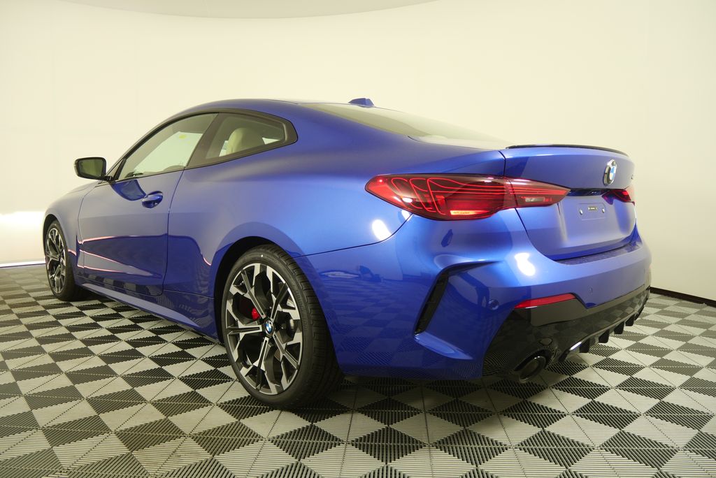 Thumbnail: 2027 BMW 4 Series - 3