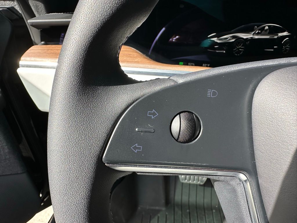 Thumbnail: 2022 Tesla Model S - 16