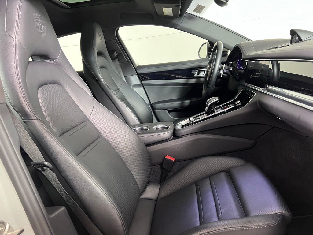 Certified Used 2023  Porsche 4S image 15