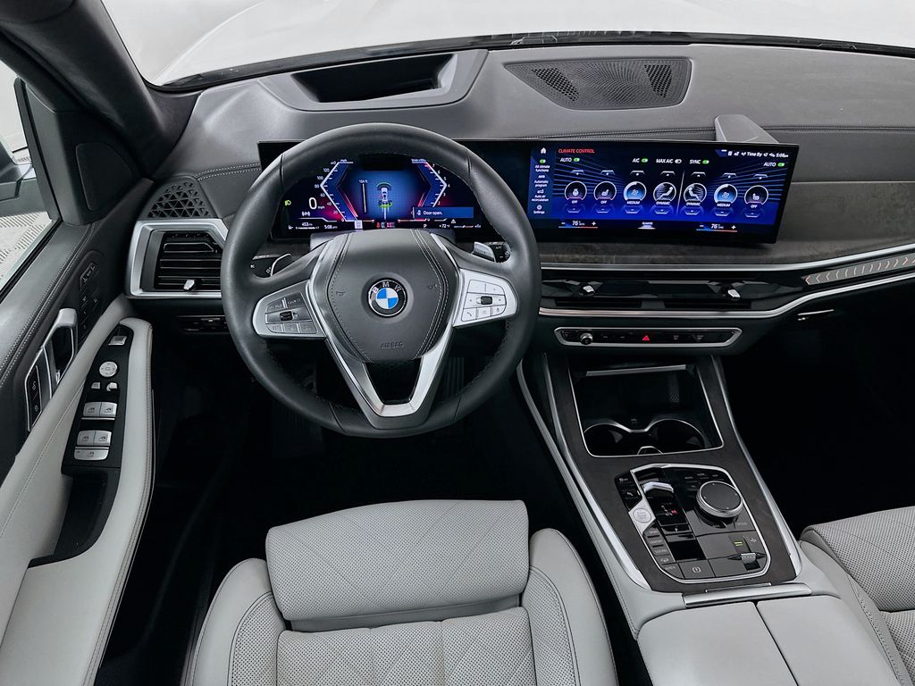 Thumbnail: 2023 BMW X7 - 23