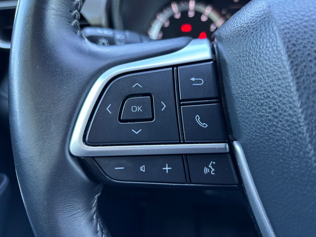 2023 Toyota Highlander L 12