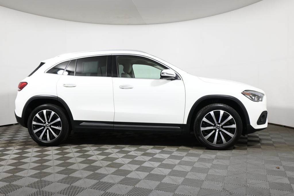 Thumbnail: 2021 Mercedes-Benz GLA - 8