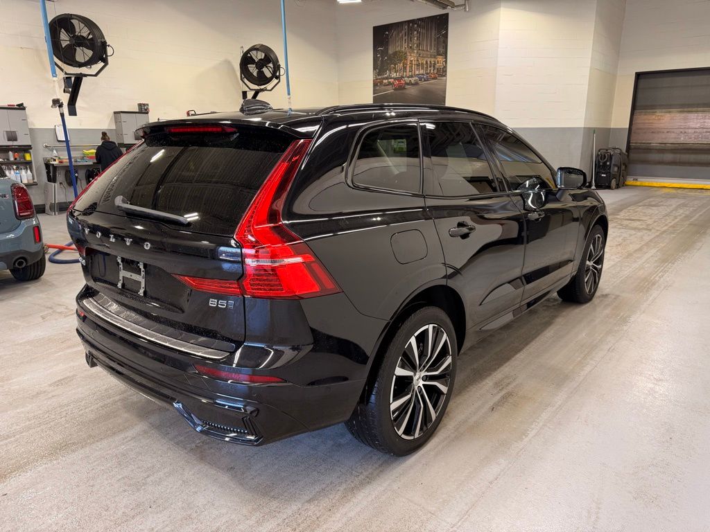 Thumbnail: 2023 Volvo XC60 - 6