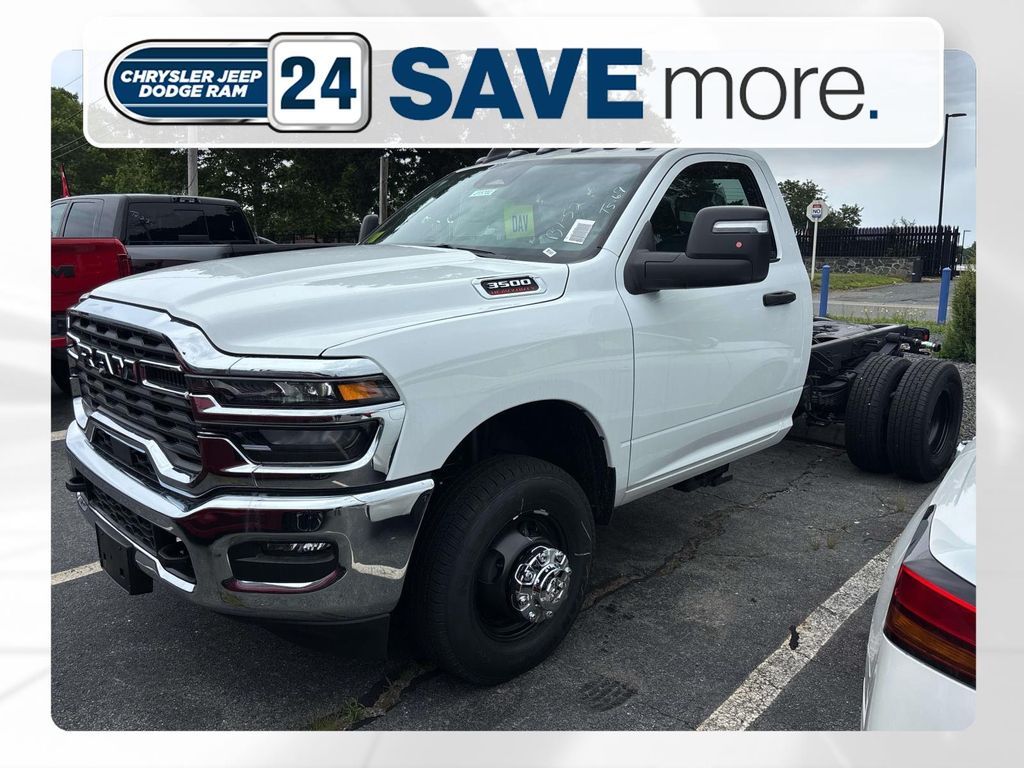 Bright White Clearcoat 2026 RAM 3500 Chassis Pickup Truck Four-Wheel Drive 8-Speed Automatic